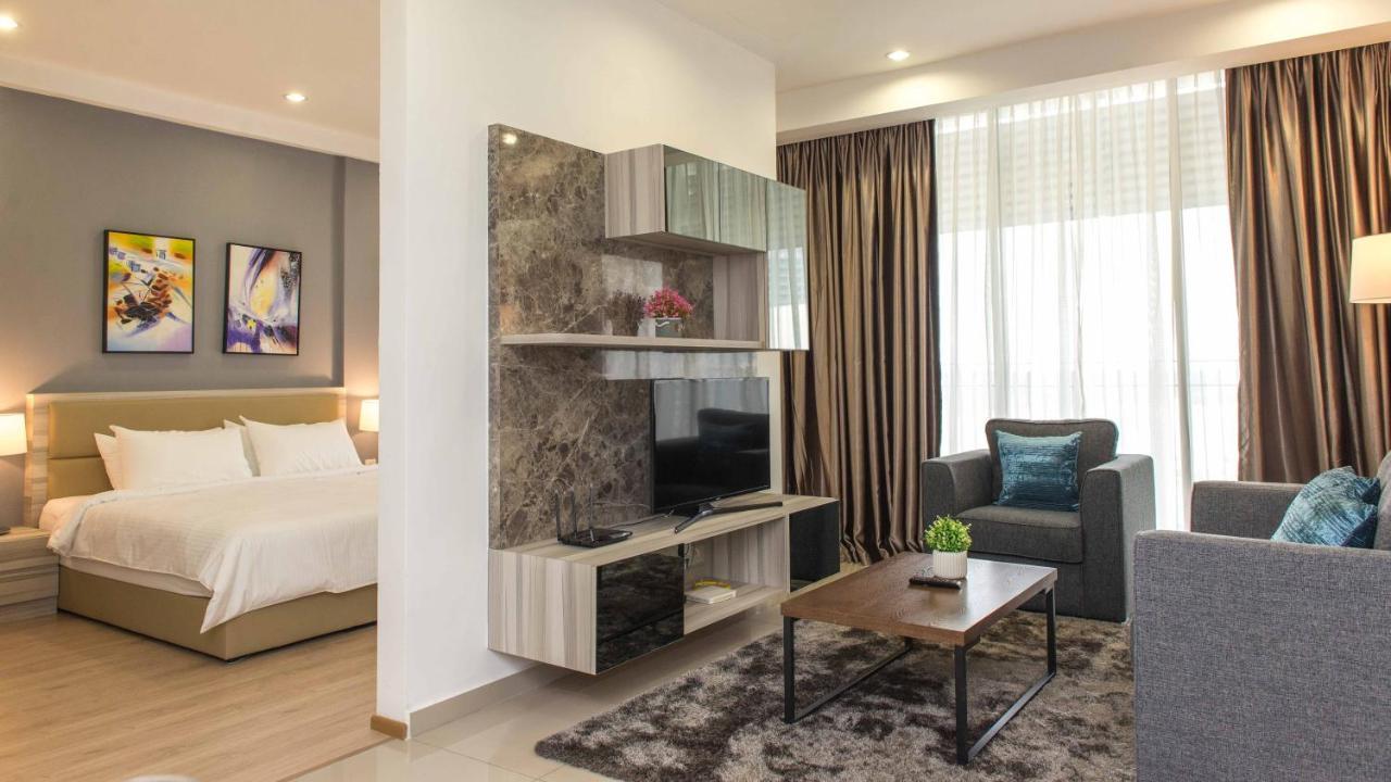เอนคอร์ป มารีนา สวีท บาย ไอโคนิค บลิส Hotel นุสาจายา ภายนอก รูปภาพ
